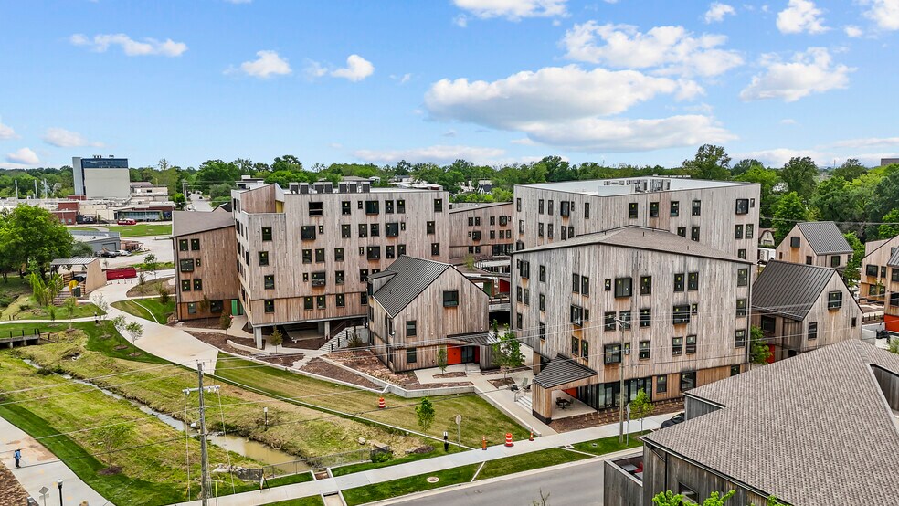 More Photos Of 337 SE 3rd St, Bentonville Multifamily For Sale