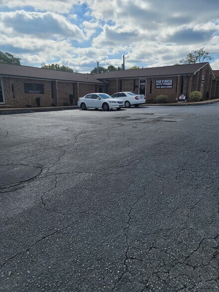 More Photos Of 112 E Dixon Blvd, Shelby Office For Lease