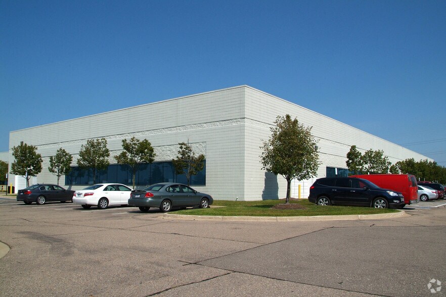More Photos Of 2500 Centerpoint Pky, Pontiac Research And Development For Lease