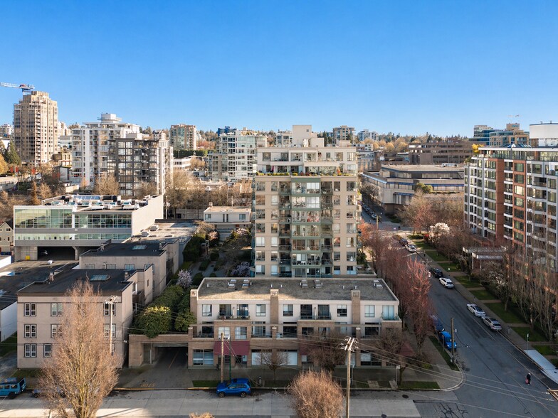 More Photos Of 1672 6th Av W, Vancouver Storefront Retail Residential For Sale