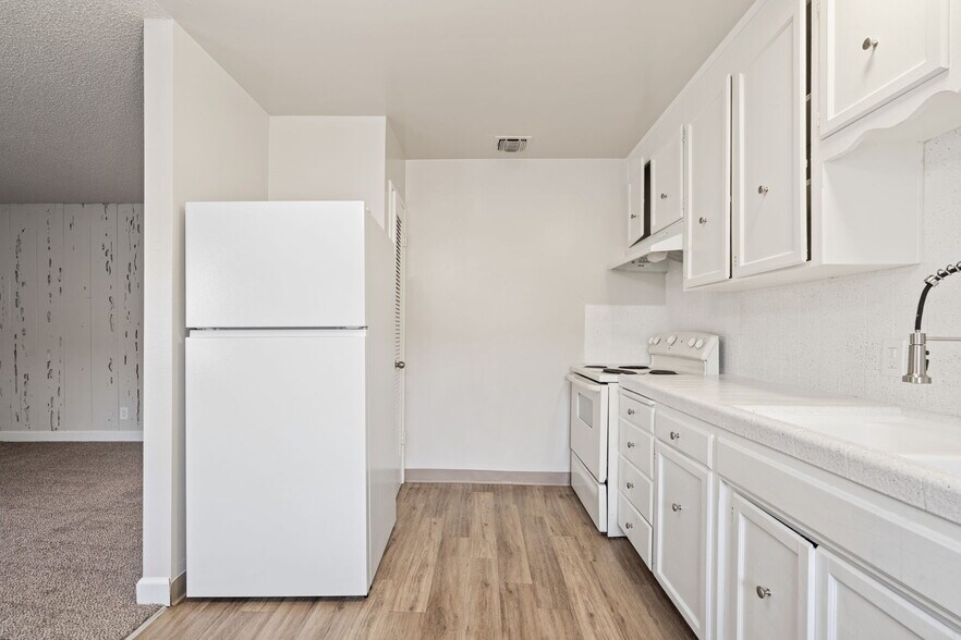 More Photos Of 3830-3850 E Ashlan Ave, Fresno Apartments For Sale