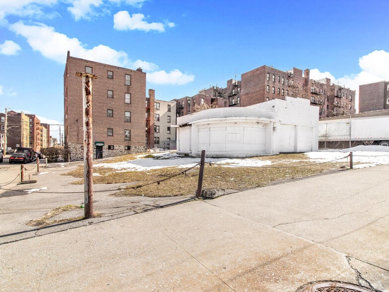 More Photos Of 416 Riverdale Ave, Yonkers Freestanding For Sale