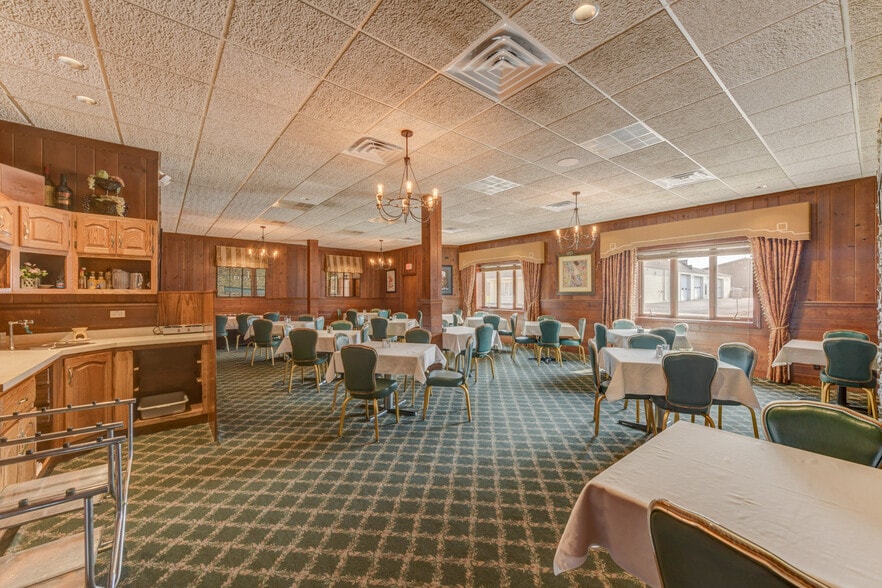 More Photos Of 502 Dixie Hwy, Beecher Restaurant For Sale