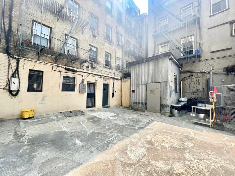 More Photos Of 35 Madison St, New York Apartments For Sale