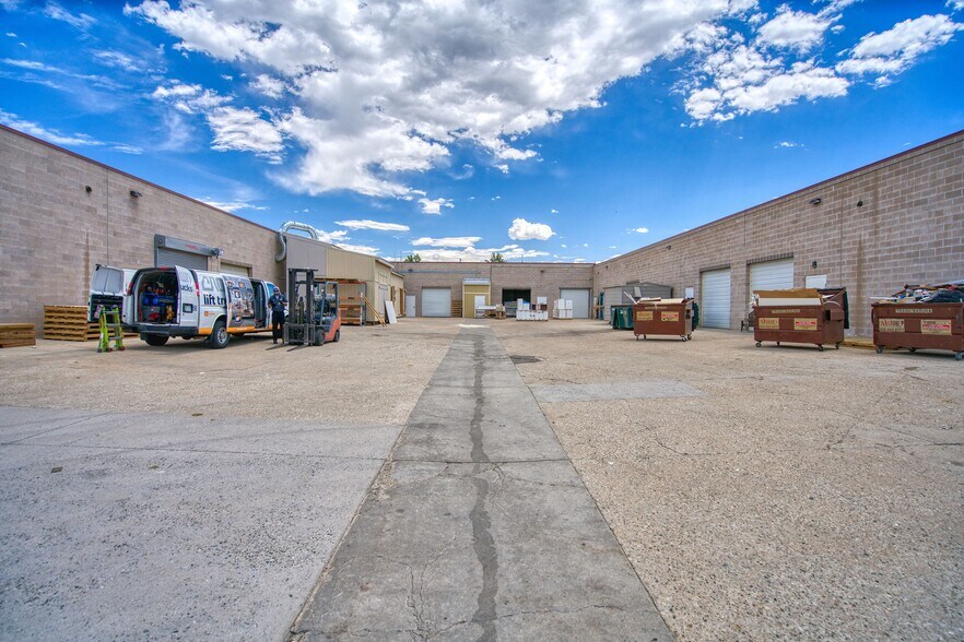 More Photos Of 117 S Sunset St, Longmont Flex For Lease
