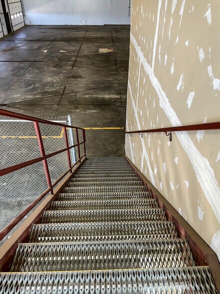 More Photos Of 14472 Commerce Park Blvd, Williston Warehouse For Sale