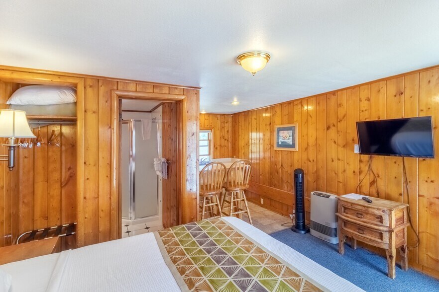 More Photos Of 221 Byers Ave, Hot Sulphur Springs Hotel For Sale