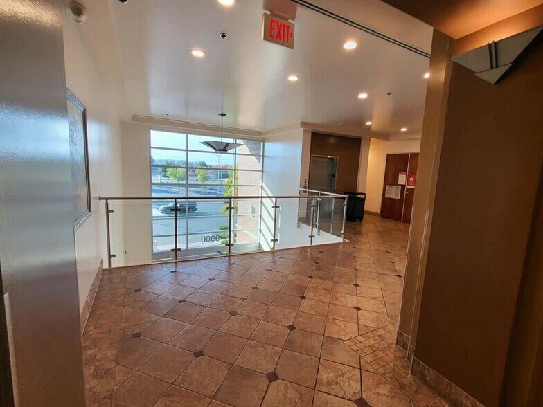 More Photos Of 9900 Stockdale Hwy, Bakersfield Medical For Sale