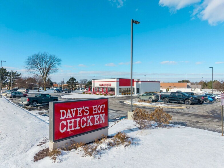 Primary Photo Of 3667 E Grand River Ave, Howell Fast Food For Sale
