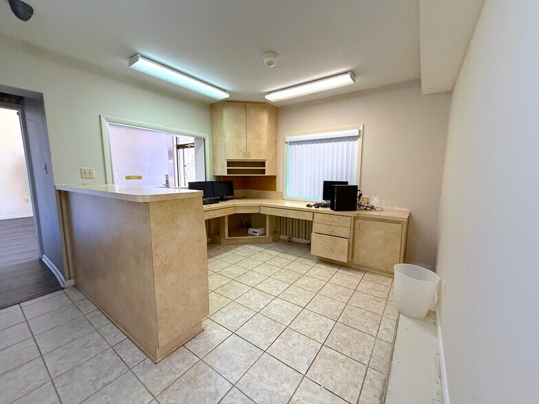 More Photos Of 1109 Bryn Mawr Ave, Lake Wales Medical For Sale