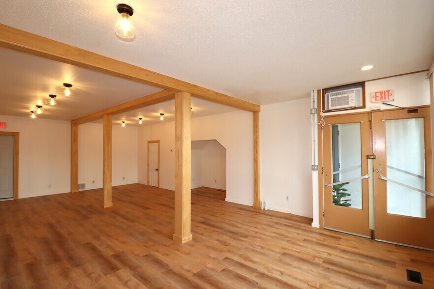More Photos Of 309 Main St E, Ashland Storefront Retail Office For Lease