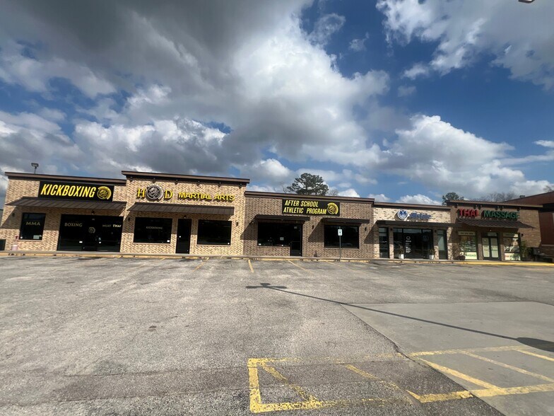 Primary Photo Of 17552 Stuebner Airline Rd, Spring Storefront Retail Office For Lease