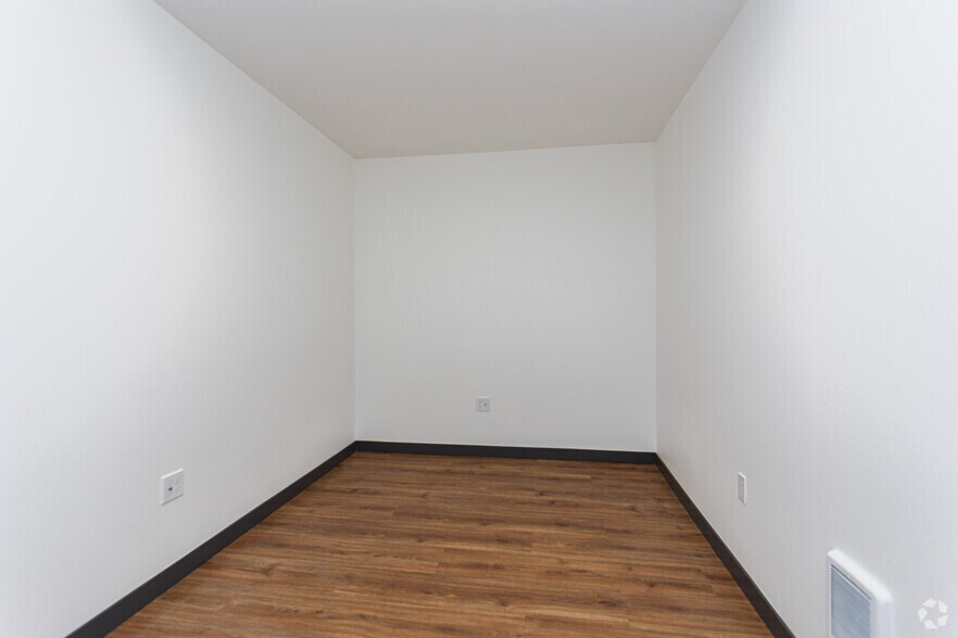 More Photos Of 1505 SW 107th St, Seattle Apartments For Lease