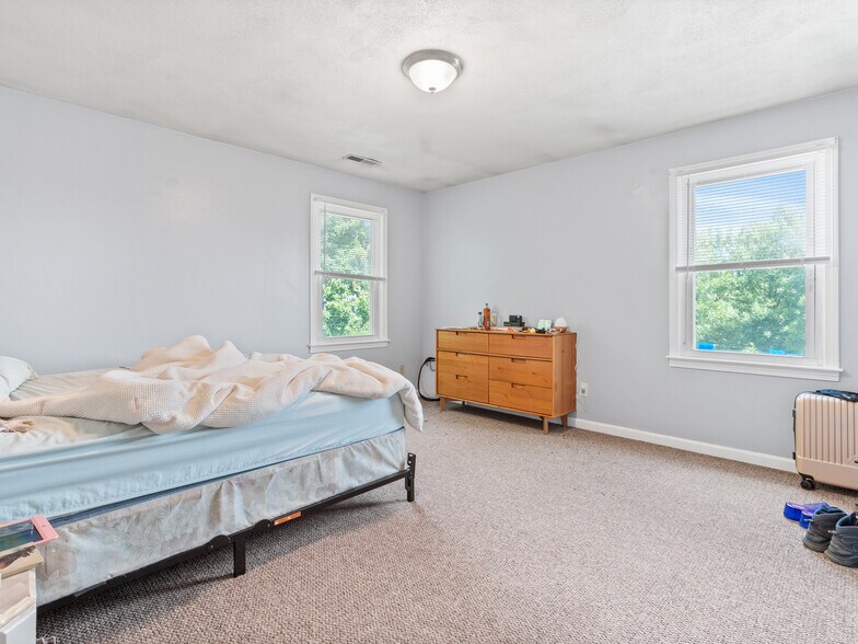 26 Coggeshall St, Providence, RI 02908 Apartments For Sale