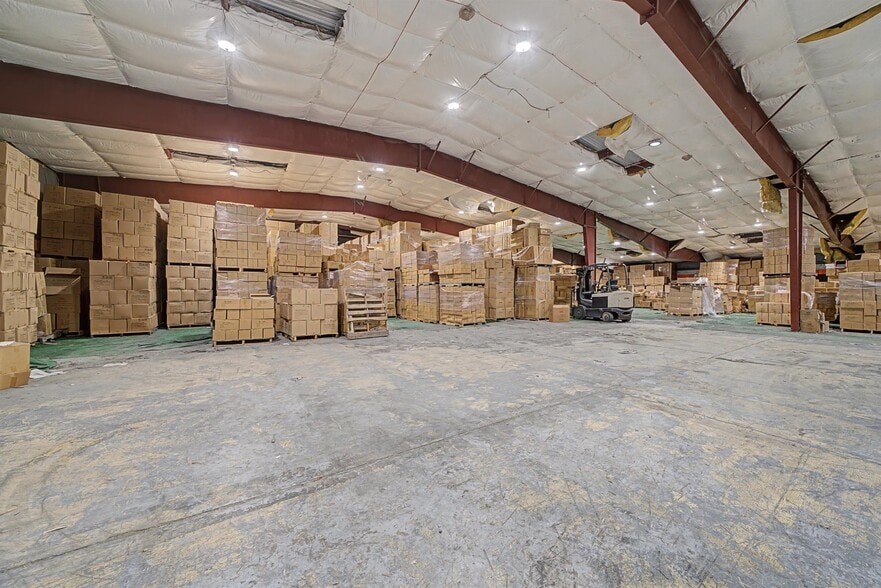 More Photos Of 688 Route 17K, Montgomery Warehouse For Lease