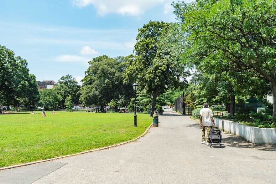 More Photos Of 555 Gates Ave, Brooklyn Apartments For Sale