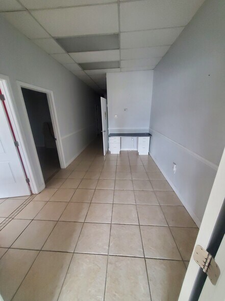 More Photos Of 5303 E Colonial Dr, Orlando Unknown For Lease