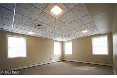 More Photos Of 5515 Selma Ave, Arbutus Office Residential For Sale