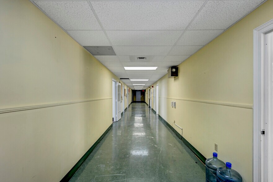 More Photos Of 301 Delaware Ave, Olyphant Office For Sale