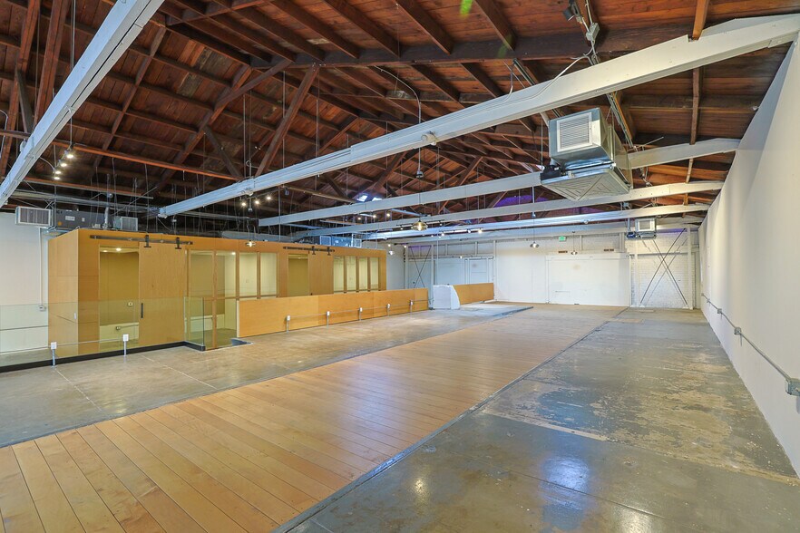 More Photos Of 350-360 Sunset Ave, Venice Warehouse For Lease