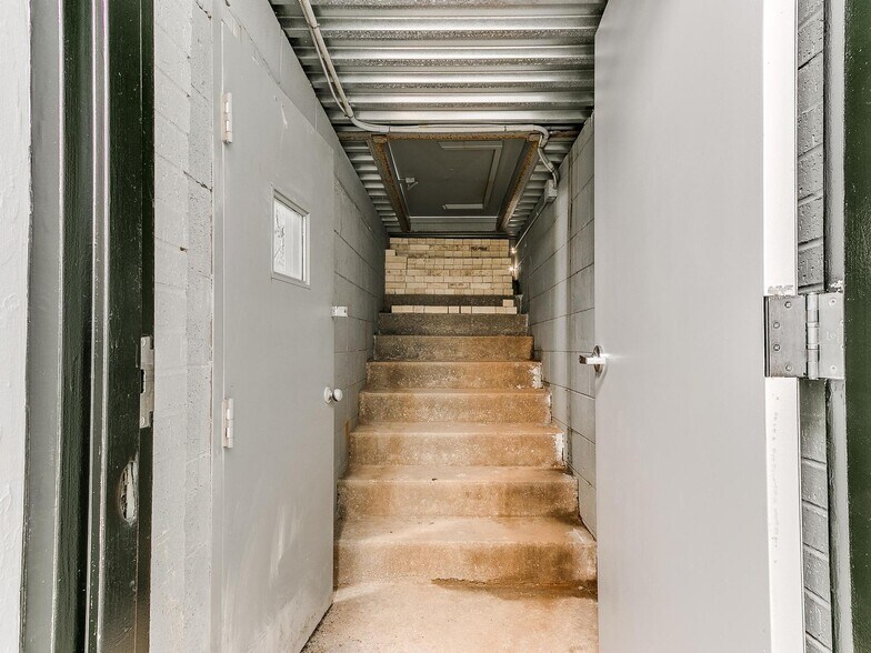 More Photos Of 505 NE 46th St, Oklahoma City Office For Lease