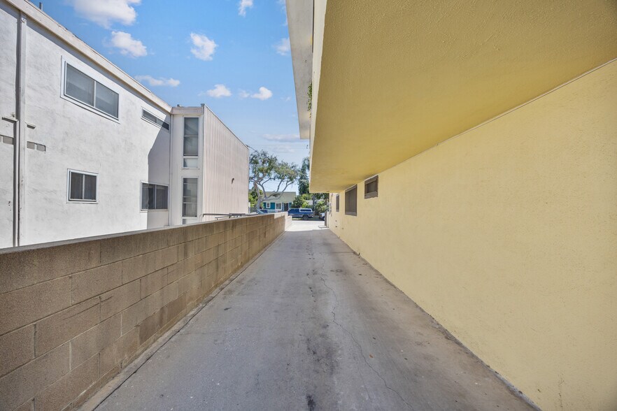 More Photos Of 145 W Hillcrest Blvd, Inglewood Apartments For Sale