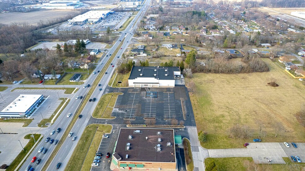 More Photos Of 3632 S Scatterfield Rd, Anderson Freestanding For Lease