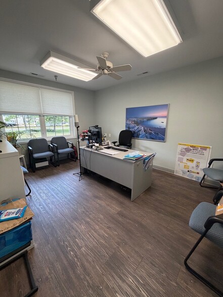 More Photos Of 5 Lunar Dr, Woodbridge Warehouse For Lease