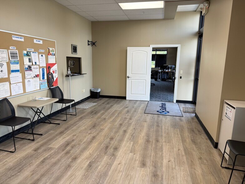 More Photos Of 1600 W Main St, Troy Storefront Retail Office For Lease