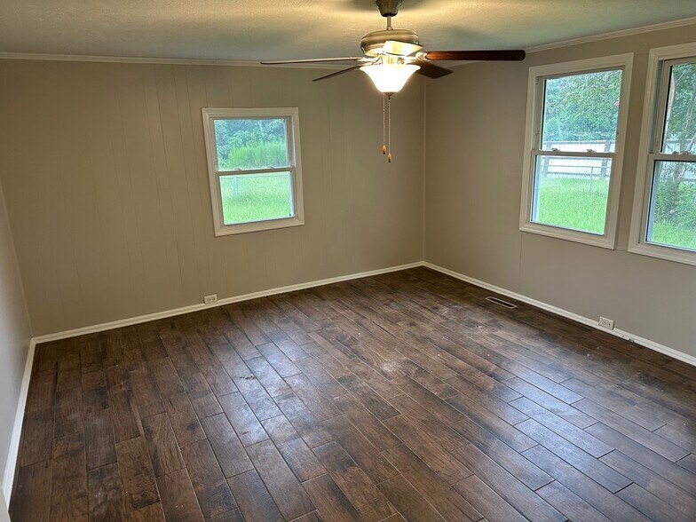 More Photos Of 2884 Pine Log Rd, Warrenville Office Residential For Lease