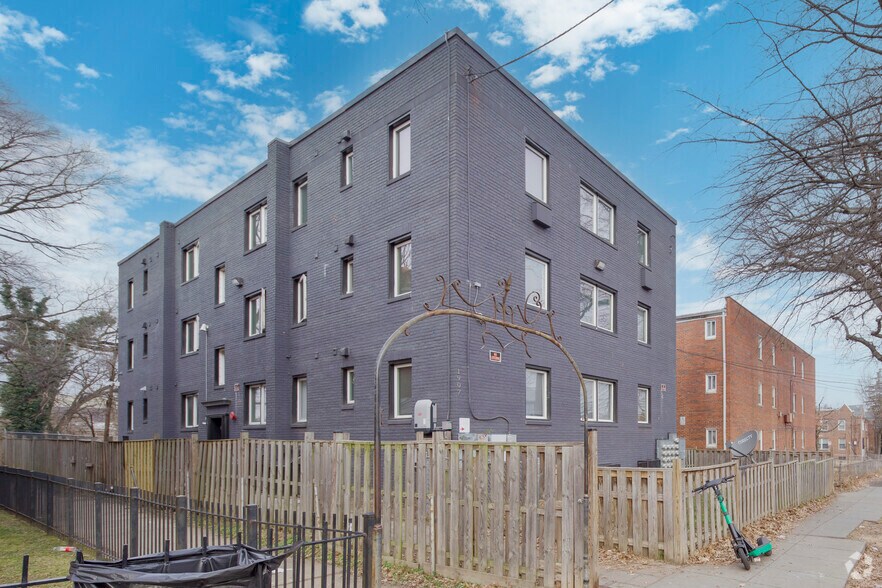 More Photos Of 1907 18th St SE, Washington Apartments For Sale