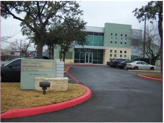 More Photos Of 415 Embassy Oaks, San Antonio Medical For Sale