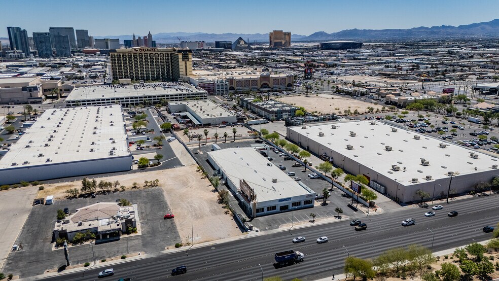 More Photos Of 4740 S Decatur Blvd, Las Vegas Showroom For Lease