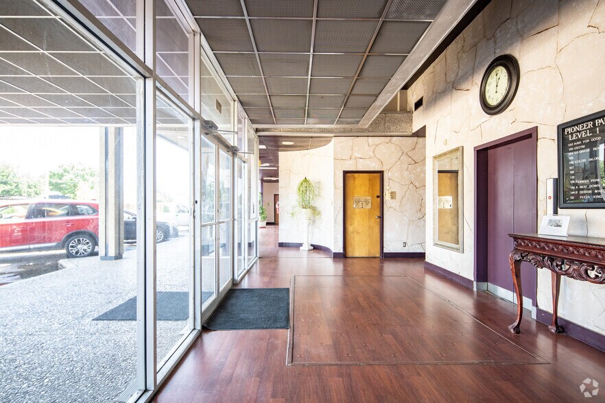 More Photos Of 1711 W Irving Blvd, Irving Medical For Lease