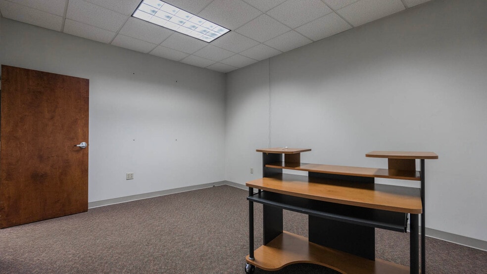 More Photos Of 12927 Plaza Dr, Richmond Light Manufacturing For Lease