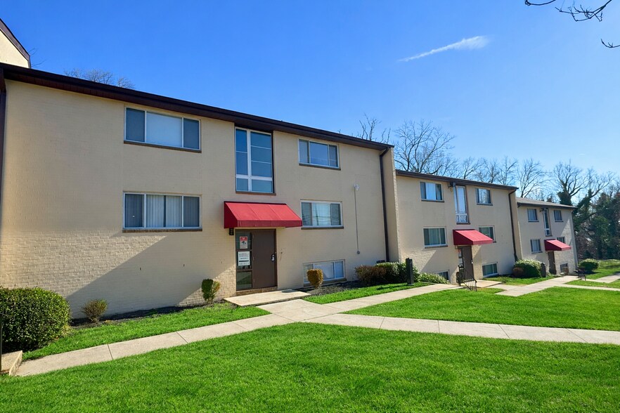 Primary Photo Of 5001 Midwood Ave, Baltimore Apartments For Sale