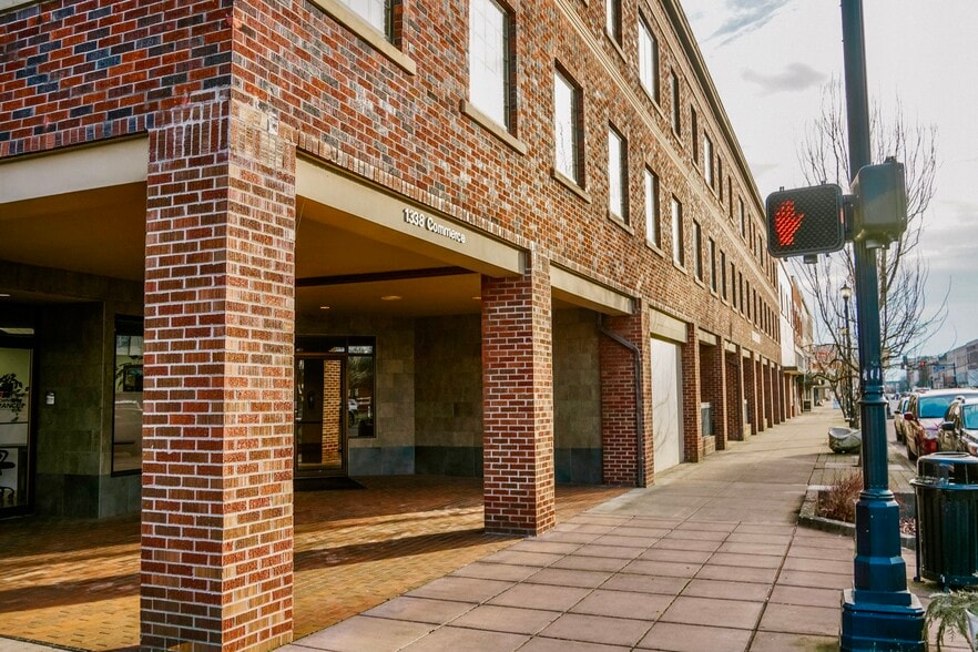 More Photos Of 1338 Commerce Ave, Longview Office For Sale