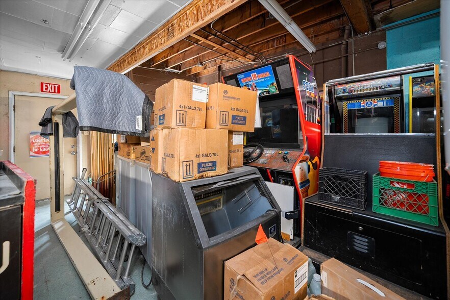 More Photos Of 120-124 E Crawford St, Deer Park Freestanding For Sale