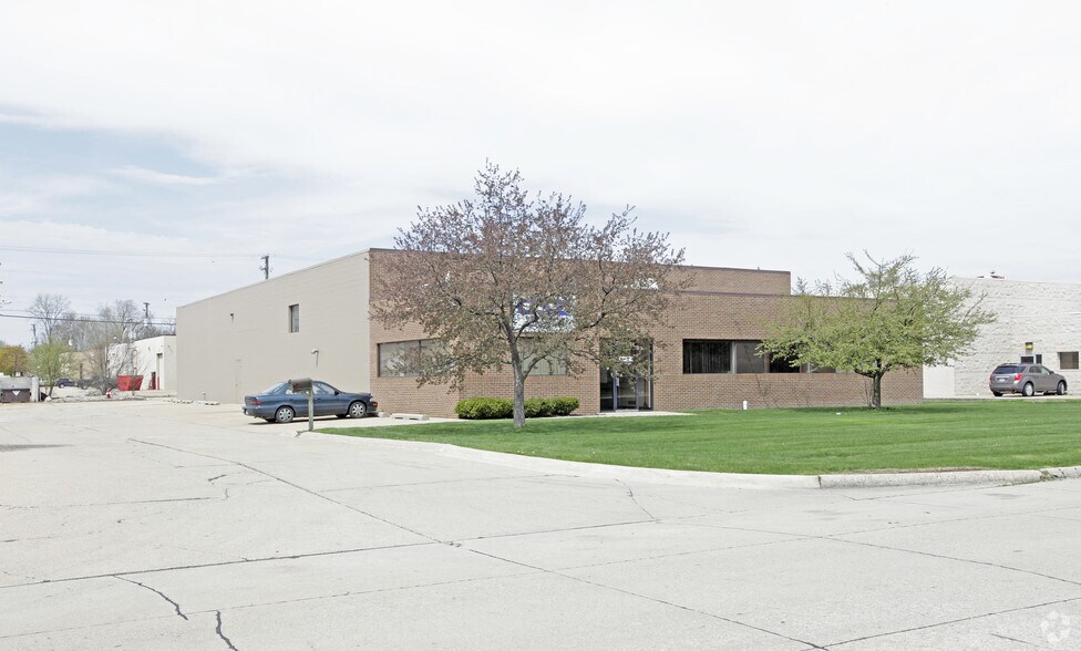More Photos Of 44461 Phoenix Dr, Sterling Heights Warehouse For Lease