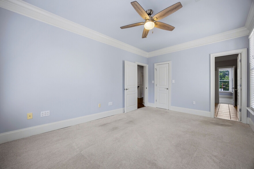 More Photos Of 574 East Ave NE, Atlanta Specialty For Sale