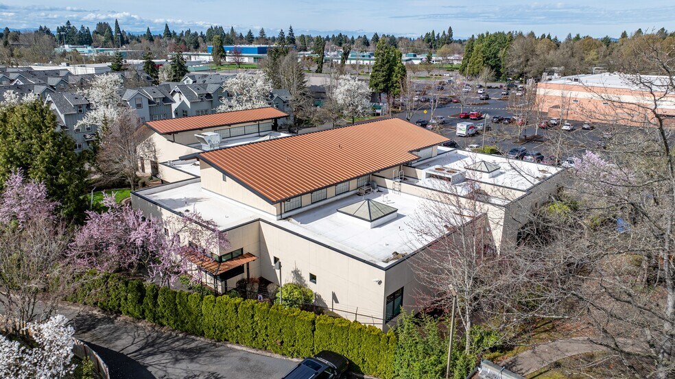 More Photos Of 2550 Willakenze Rd, Eugene Medical For Lease