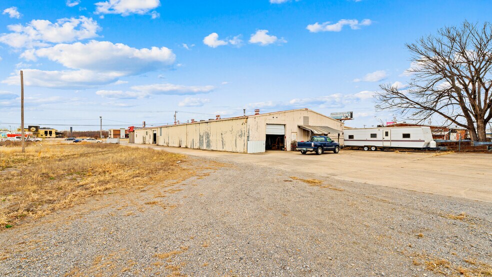 More Photos Of 1107-1111 W Shawnee St, Muskogee Auto Repair For Sale