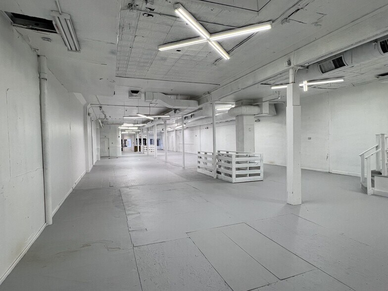 More Photos Of 813 Chapel St, New Haven Freestanding For Lease