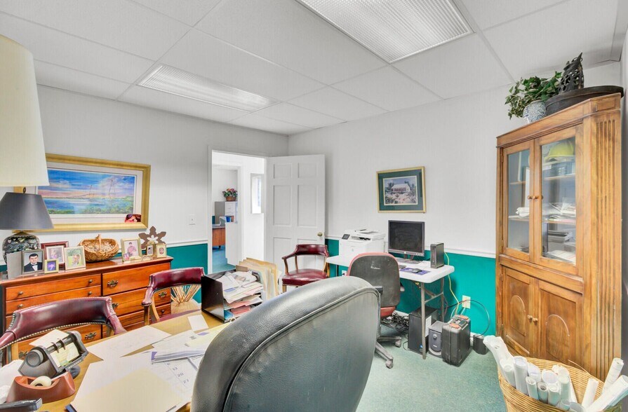 More Photos Of 1950 Belgrade Ave, Charleston Office For Lease