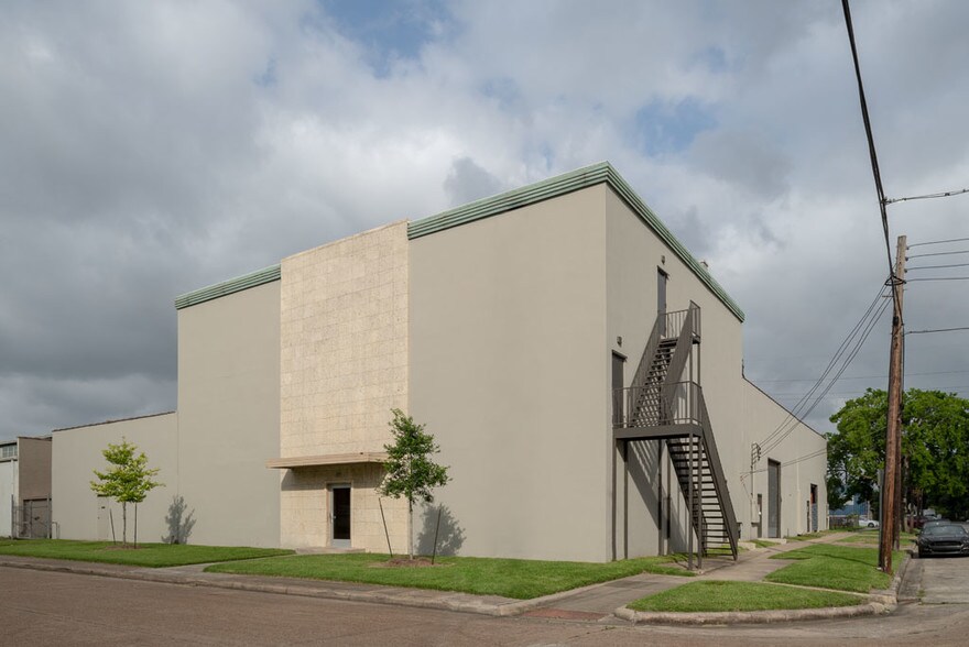 Primary Photo Of 201 Roberts St, Houston Loft Creative Space For Lease