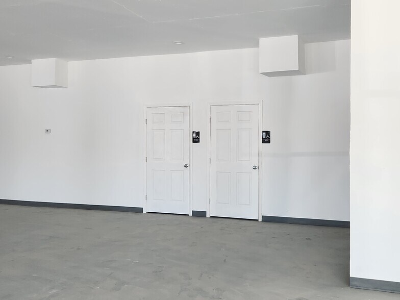 More Photos Of 601 N 4th St, Princeton Storefront Retail Office For Lease