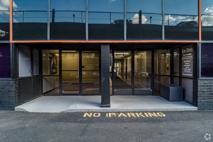 More Photos Of 85 S Bragg St, Alexandria Office For Lease