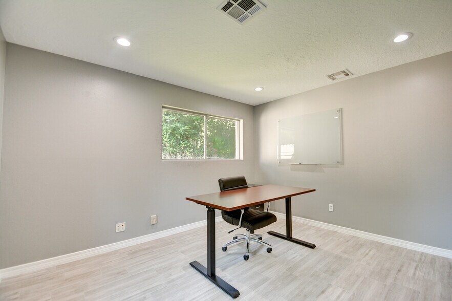 More Photos Of 26615 Oak Ridge Dr, The Woodlands Office For Lease
