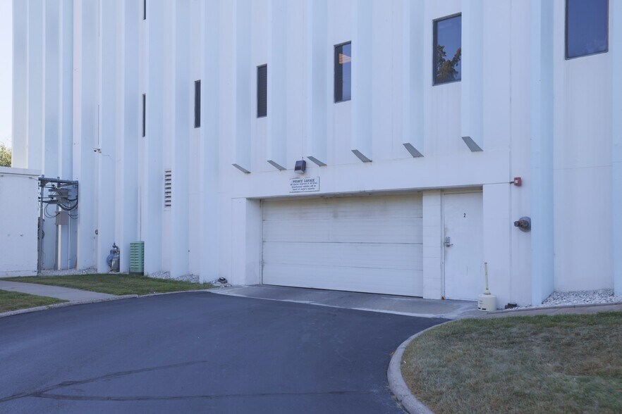 More Photos Of 10800 Lyndale Ave S, Bloomington Office For Lease