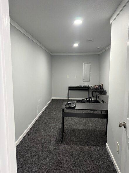 More Photos Of 1160 Topside Rd, Louisville Flex For Lease